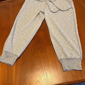 Cropped Athleta sweatpants